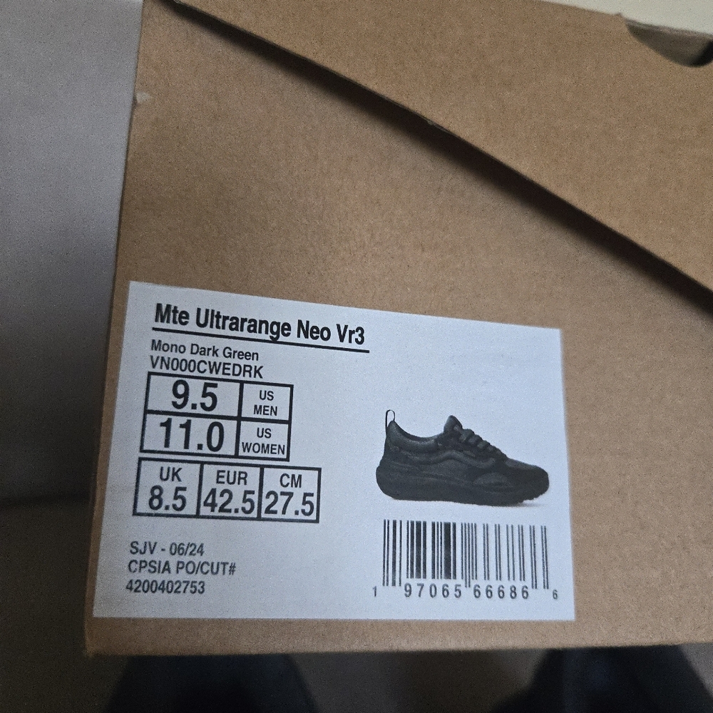 Vans Mte Ultrarange Neo Vr3 Men Size 9.5 Mono Dark Green Vr3cush 122025 - Picture 7 of 7